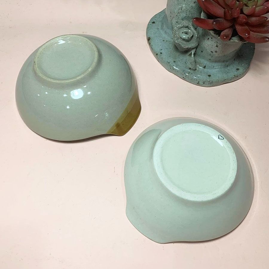 Condiment dish with handle (set) (Category: Other Kitchenware & Tableware) located in Mandaluyong City. Submitted by yula_noveltyfinds (Listing ID 1287470456, Image 2). Description: - japan surplus - set- 2 pcs / different sizes - for condiments, sauces and side dishes - good condition / like new - artificial plant, vase NOT included - white size: approx: 5" diameter x 1.75" height - brown size: approx: 5.25" diameter x 2.25" height These are sur