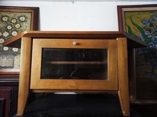 Corner Table/TV Stand