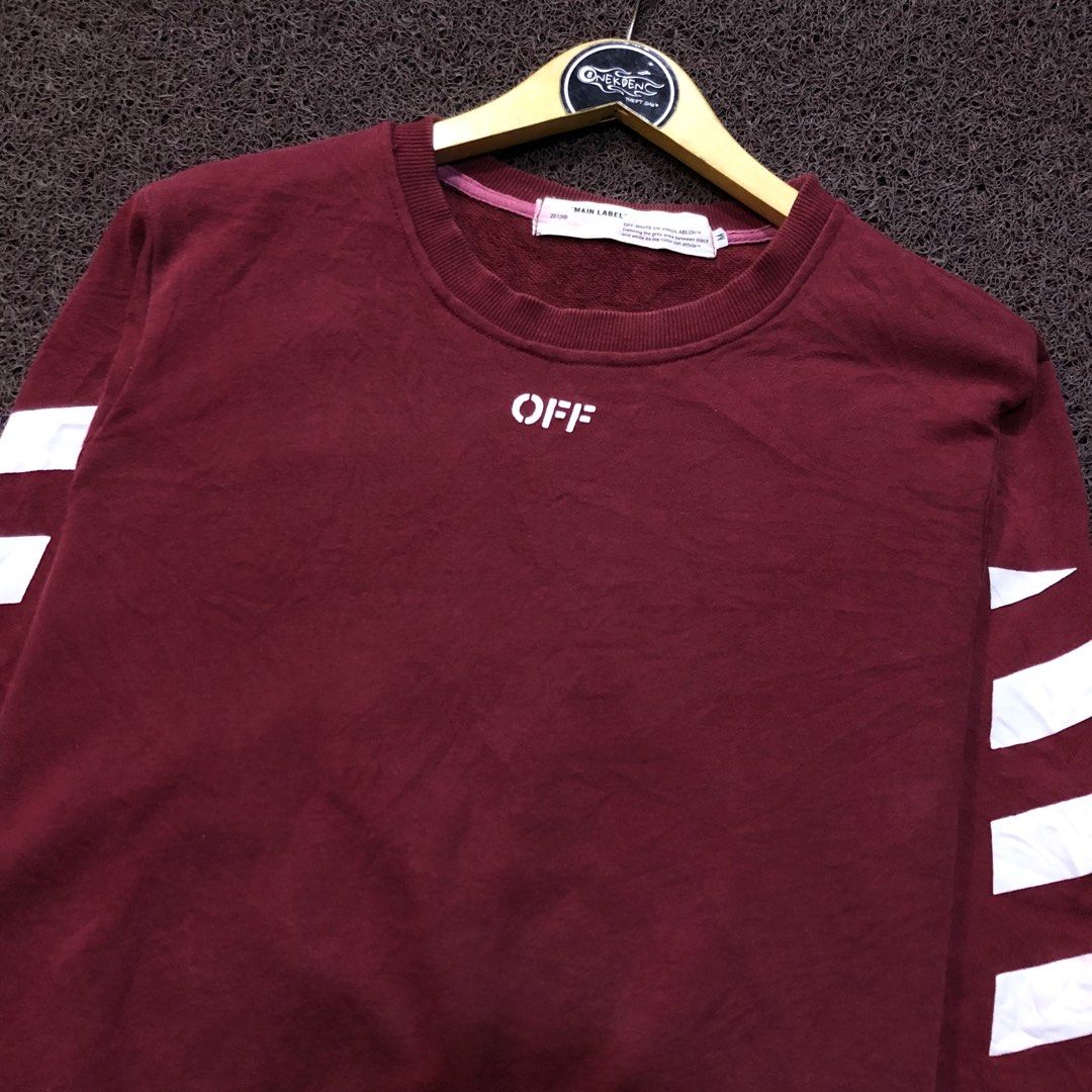 Crewneck off white maroon Fesyen Pria Pakaian Baju Luaran di Carousell