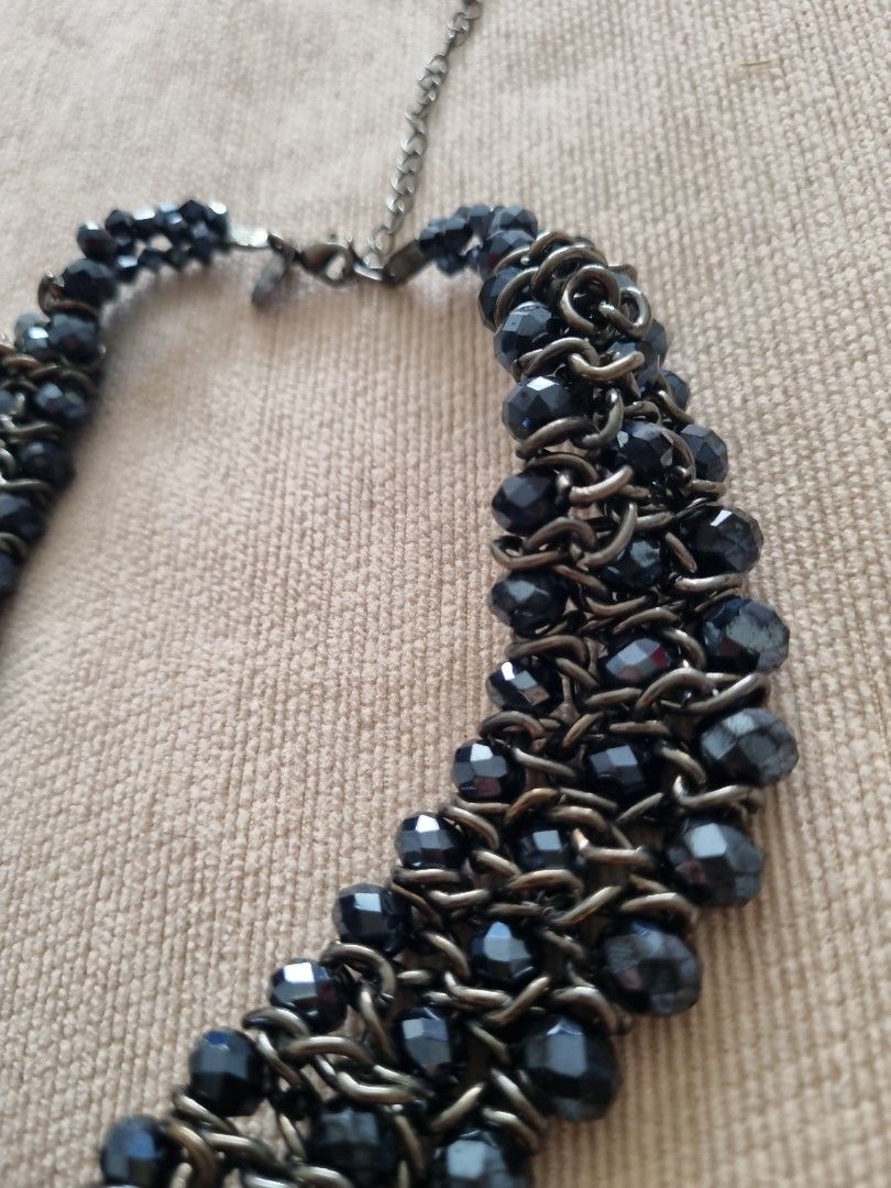 Adjustable choker top