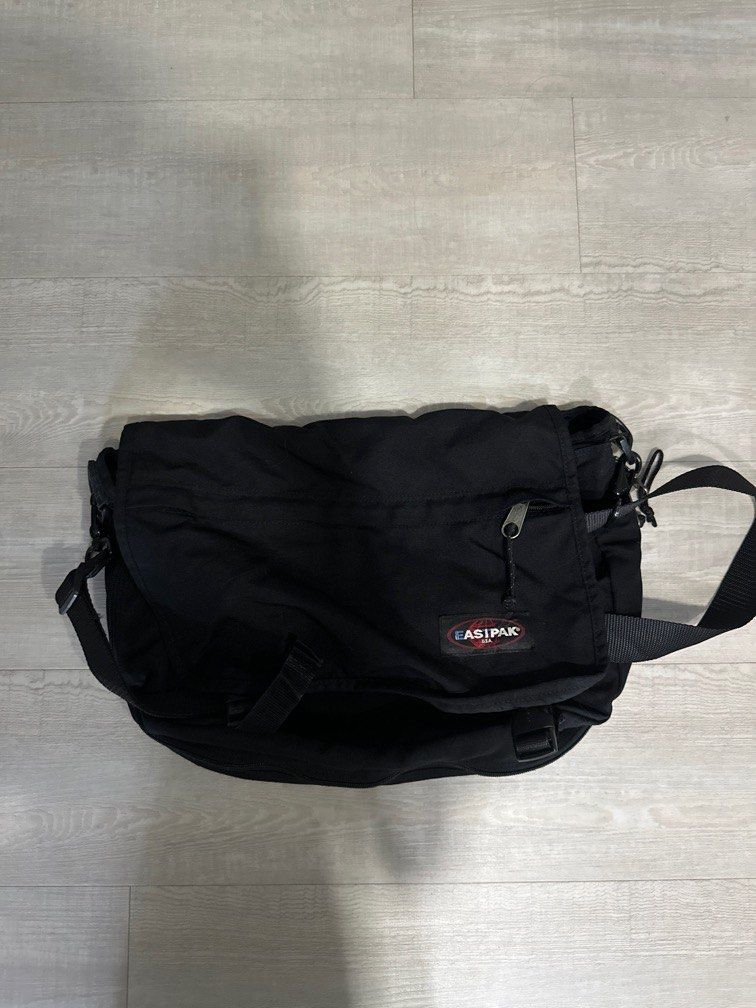 Eastpark sling bag