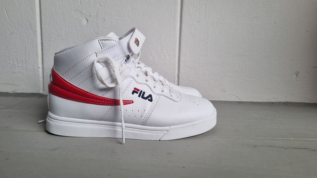 White and blue fila on sale shoes