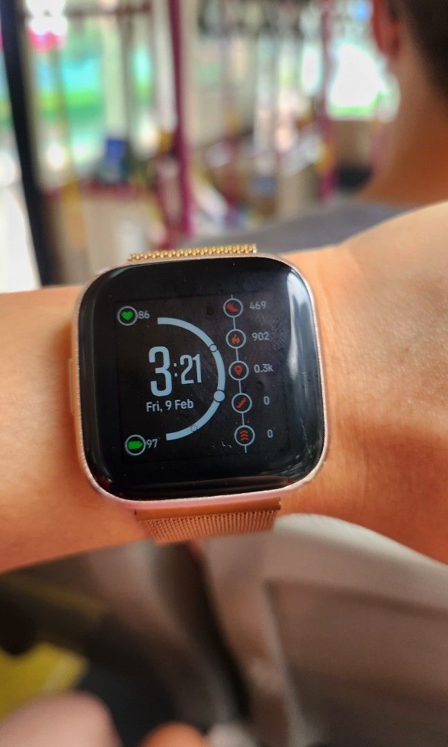 Fitbit versa 2 shop bands rose gold