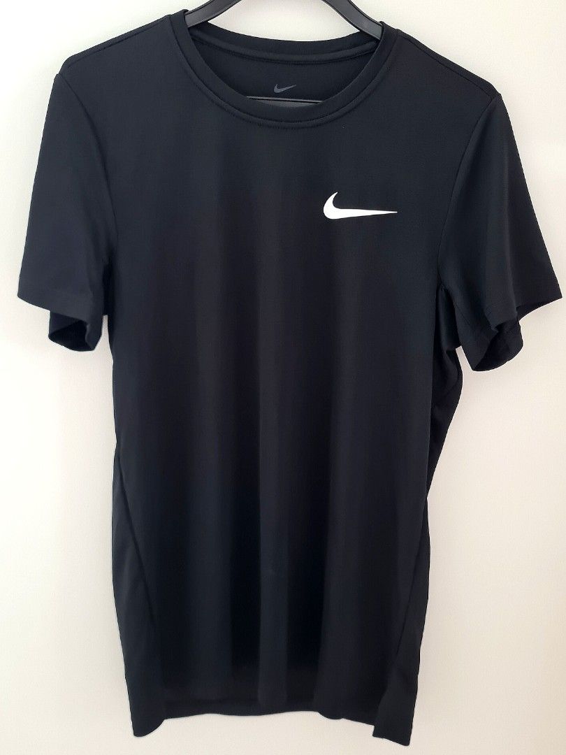black dri fit nike shirt