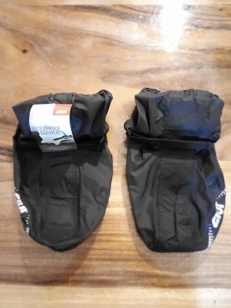 Givi shoe cover sale