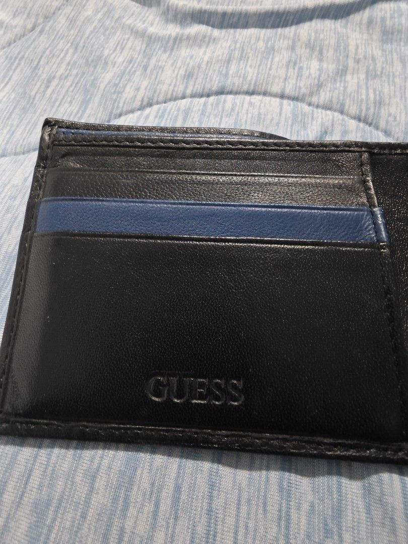 Mens guess wallet store