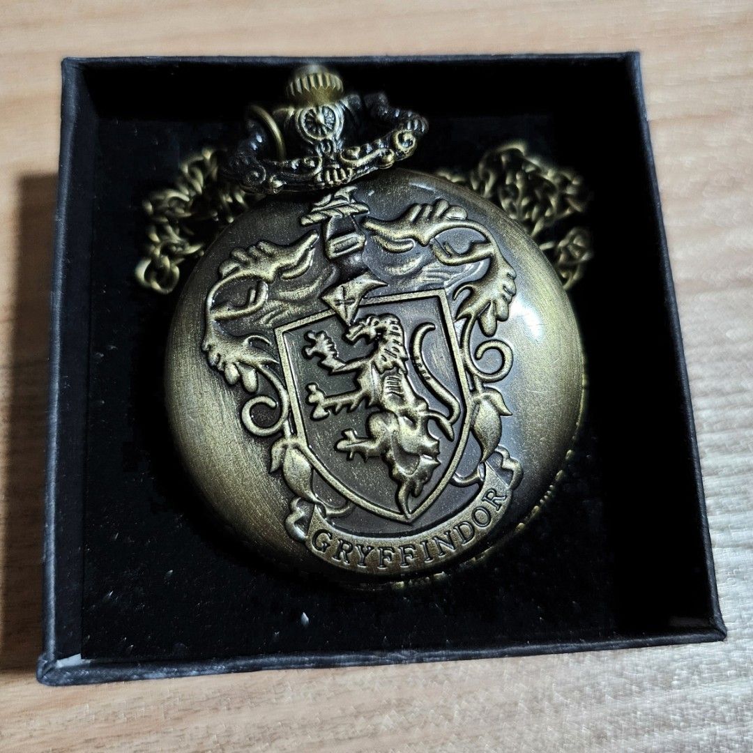 Harry potter gryffindor pocket watch