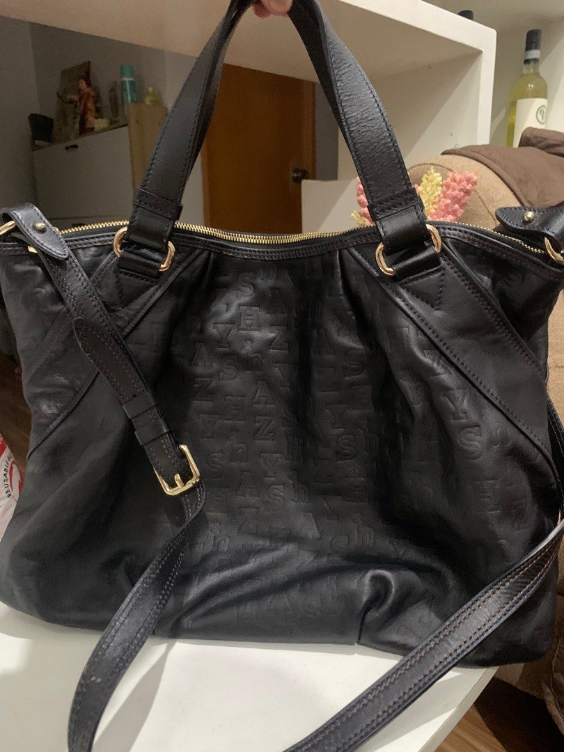 Hazzys bag (Category: Luxury Bags & Wallets) located in Taguig. Submitted by SibsWardrobe (Listing ID 1287552867, Image 1). Description: Preloved bag from korea.