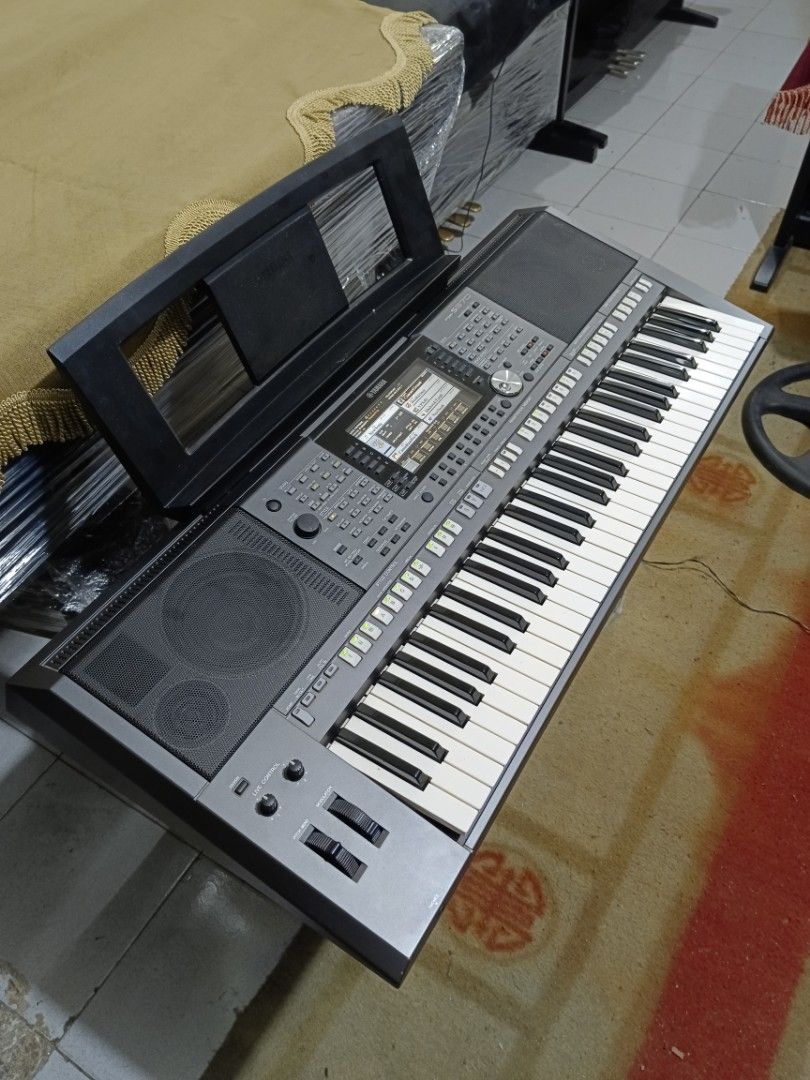 Keyboard Yamaha Psr S970, Musik & Media, Alat di Carousell