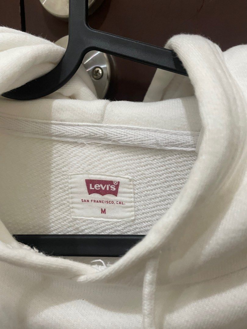 Levi’s Hoodie (Category: Coats, Jackets and Outerwear) located in Dagupan City. Submitted by seerr02 (Listing ID 1287514783, Image 2). Description: rfs: decluttering .