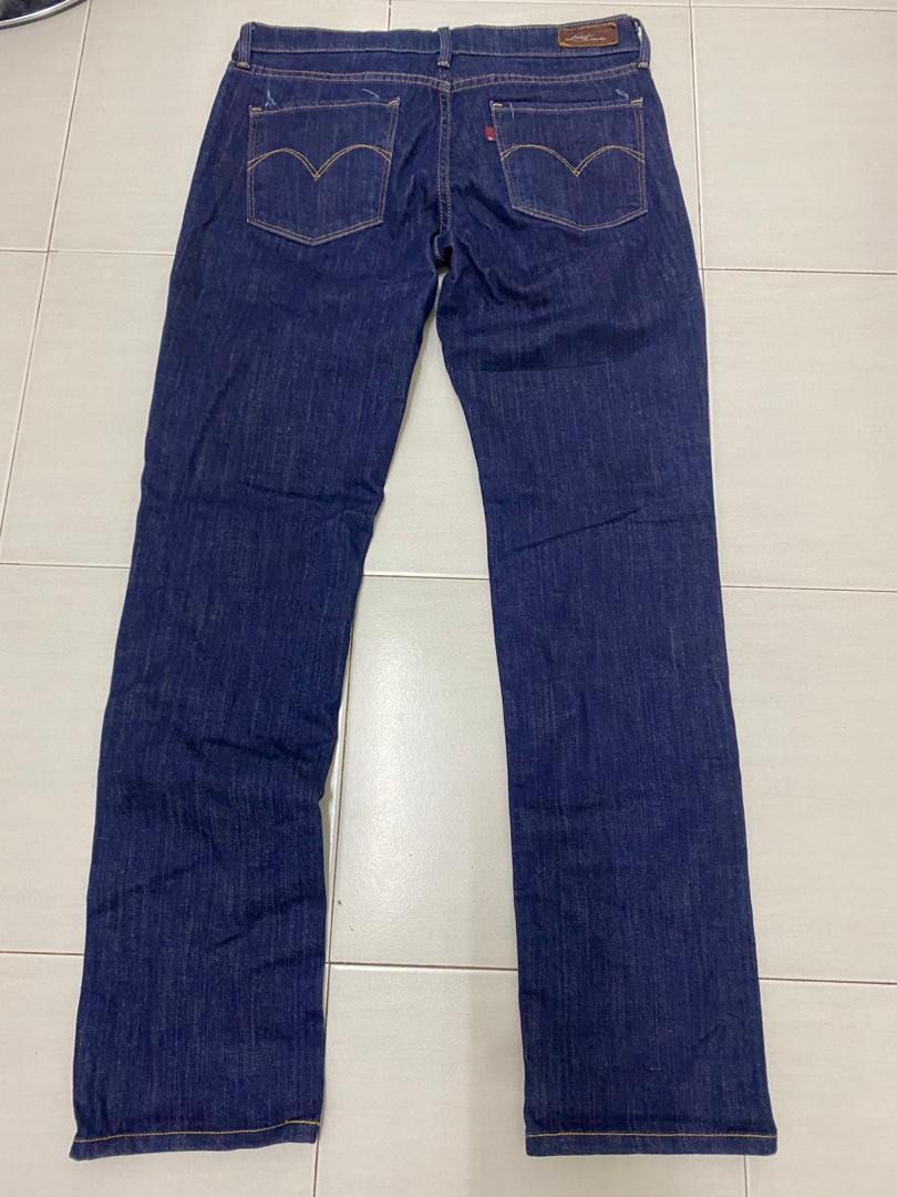 Levis ladies demi curve 28x32 straight leg Women s Fashion