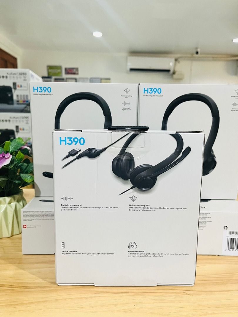 LOGITECH H390 USB HEADSET BRANDNEW (Category: Headphones & Headsets) located in Manila. Submitted by crisantow (Listing ID 1287441434, Image 3). Description: LOGITECH H390 USB HEADSET BRANDNEW DIMENSIONS: •Height: 7.87 in (200 mm) •Width: 9.65 in (245 mm) •Depth: 2.83 in (72 mm) •Weight: 6.9 oz (197 g) •USB Computer Headset •User documentation SYSTEM REQUIREMENTS: •Works with common calling applications across almost all platforms and operating s