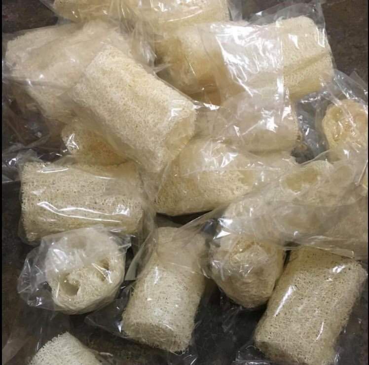 Loofah body scrub 200pcs (Category: Bath) located in Valenzuela. Submitted by schminckestufftolove (Listing ID 1287572325, Image 2). Description: Min 200pcs for ws price 22 each.