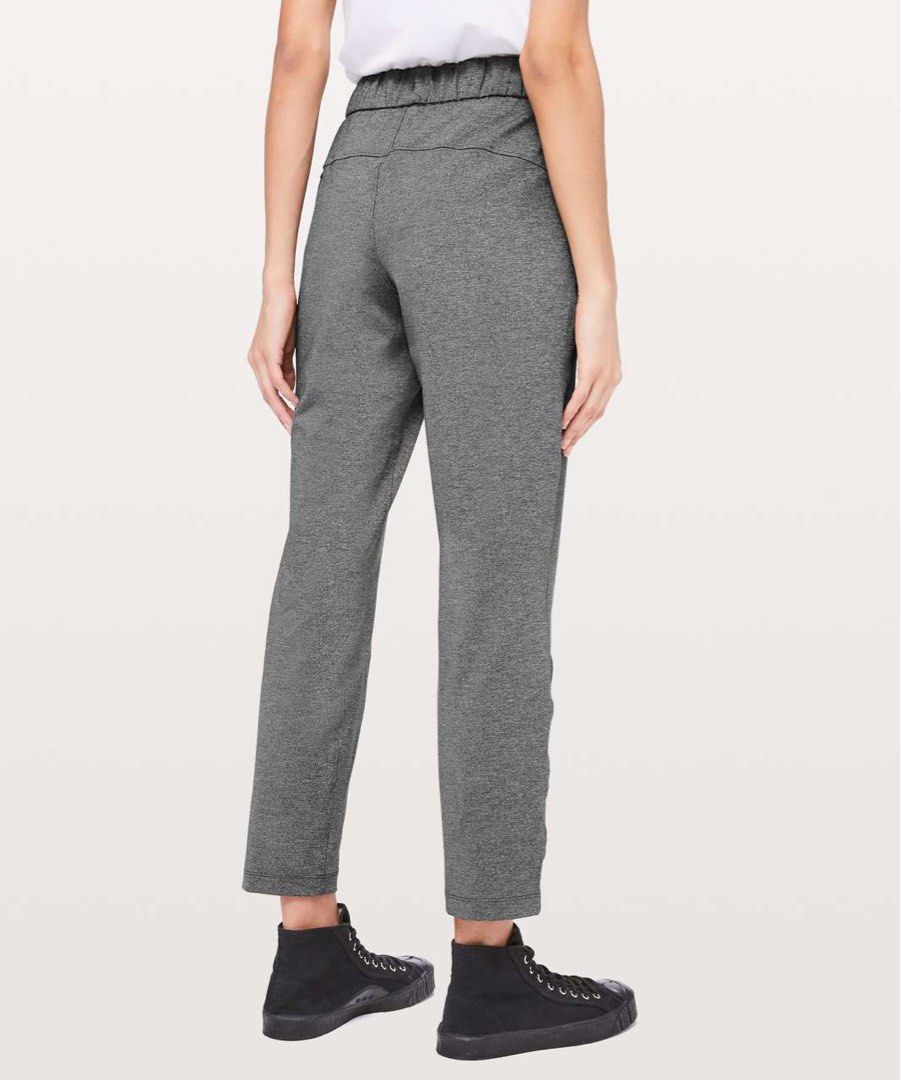 Offer: Lululemon On The Fly Pant 27” (4), Women's Fashion, Activewear on  Carousell