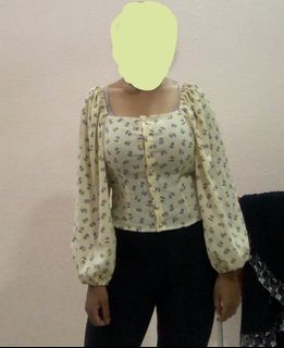 (Category: ) located in . Submitted by afiqahswardrobe (Listing ID 1287523192, Image 1). Description: .