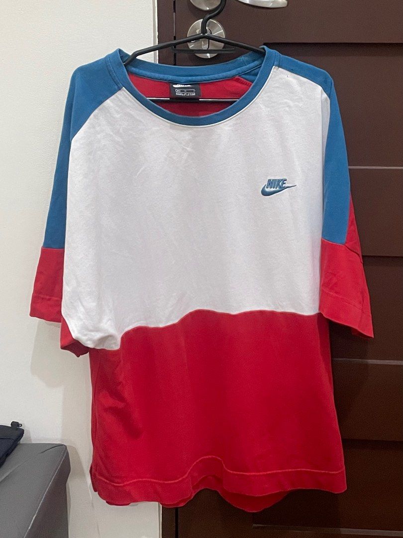 Nike shirt (Category: Tshirts & Polo Shirts ) located in Dagupan City. Submitted by seerr02 (Listing ID 1287515238, Image 1). Description: rfs: decluttering .