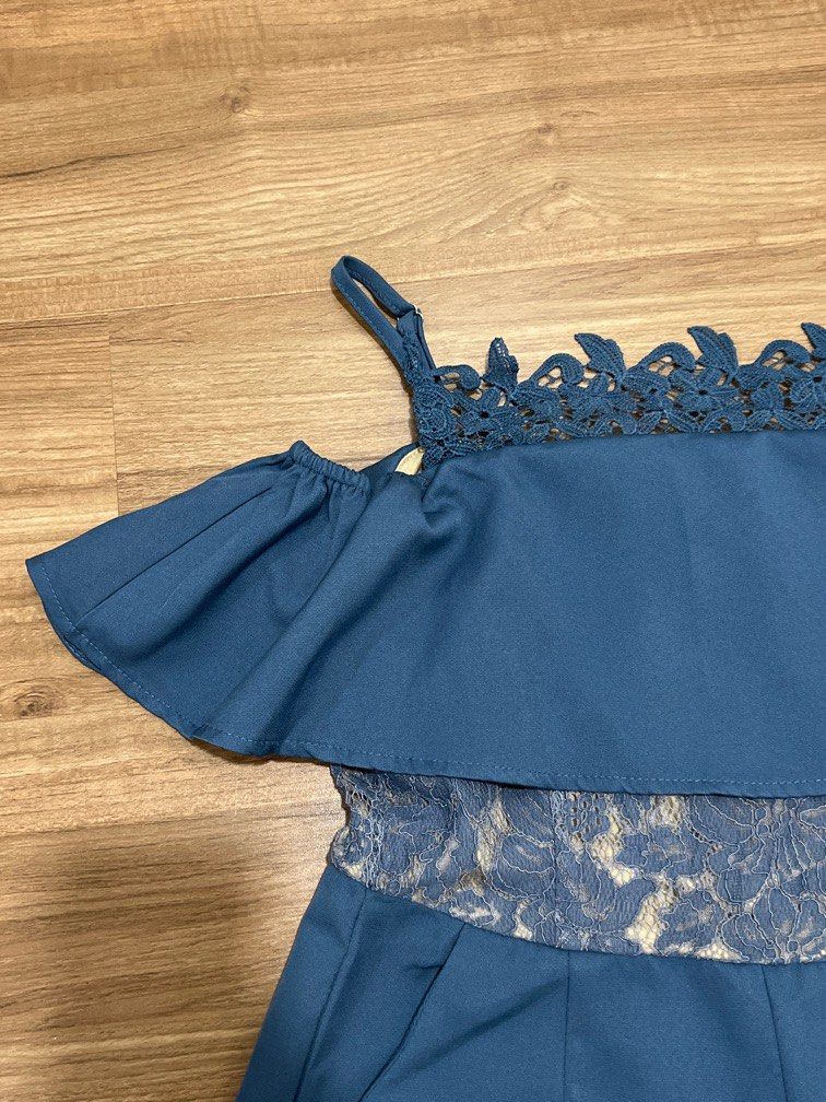 Off shoulder rompers (Category: Rompers) located in Petaling Jaya. Submitted by ace26 (Listing ID 1287610294, Image 3). Description: Wore once only Still in very good condition.
