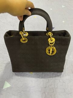 (Category: ) located in . Submitted by elqadriyya_preloved (Listing ID 1287443851, Image 1). Description: .