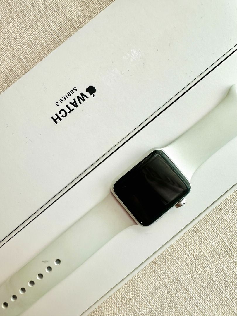 White series 3 apple outlet watch