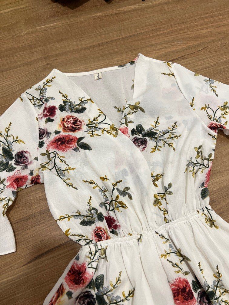 Rompers (Category: Rompers) located in Petaling Jaya. Submitted by ace26 (Listing ID 1287619872, Image 3). Description: .