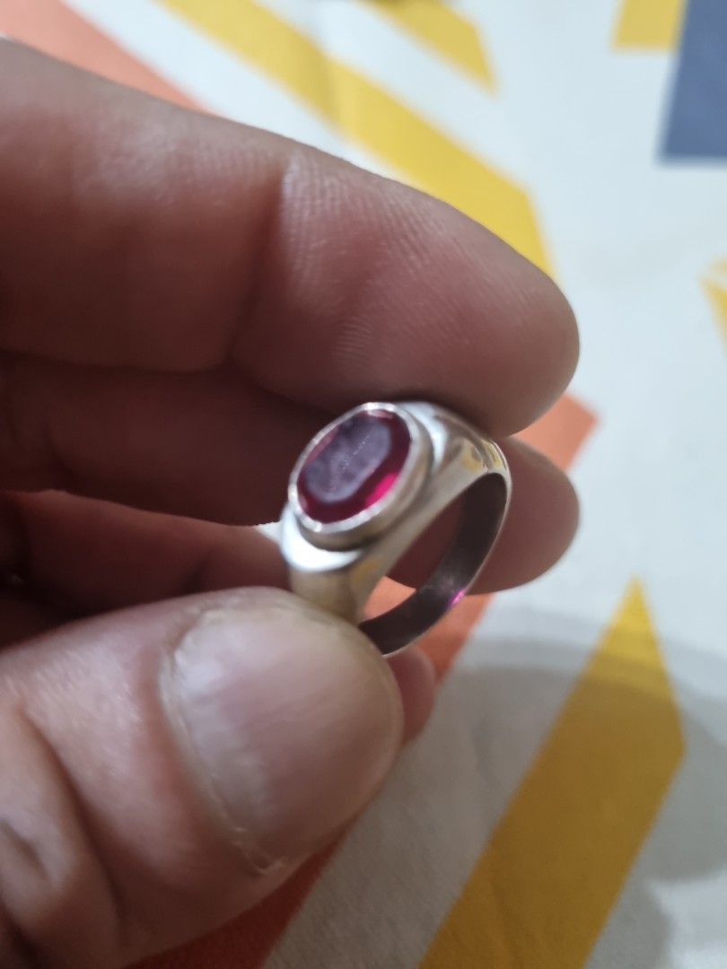 Siamese Ruby (Category: Rings) located in Singapore. Submitted by TortugaBay_78 (Listing ID 1287462846, Image 3). Description: .