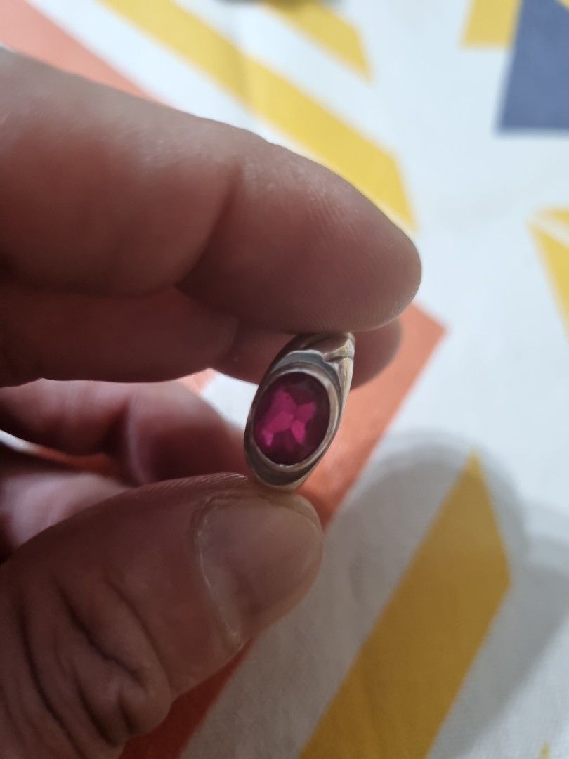 Siamese Ruby (Category: Rings) located in Singapore. Submitted by TortugaBay_78 (Listing ID 1287462846, Image 2). Description: .