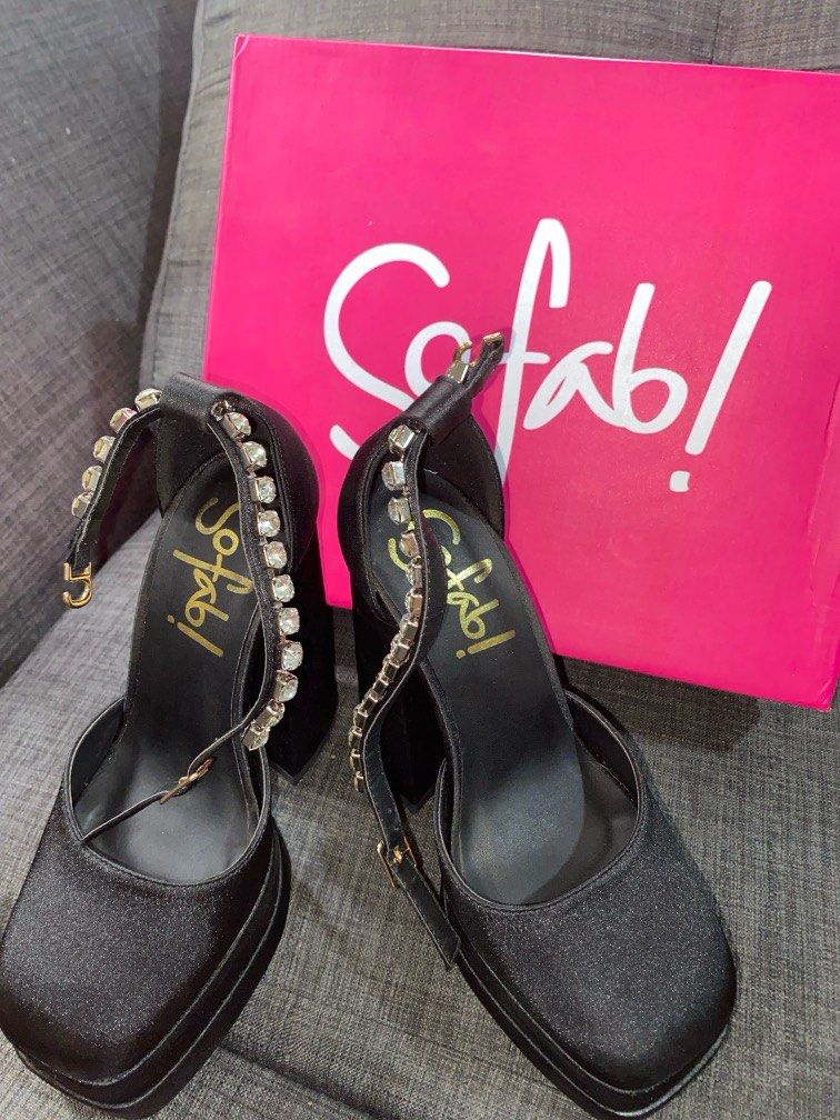 Sofab Platform heels (Category: Heels) located in Marikina City. Submitted by saigpsn (Listing ID 1287442501, Image 2). Description: Used once Bought it for 1500 Zalora no more lp.