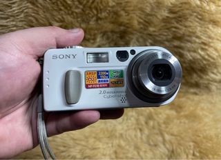 Sony Cybershot DSC-P2 Rare Pearl White Digital Camera