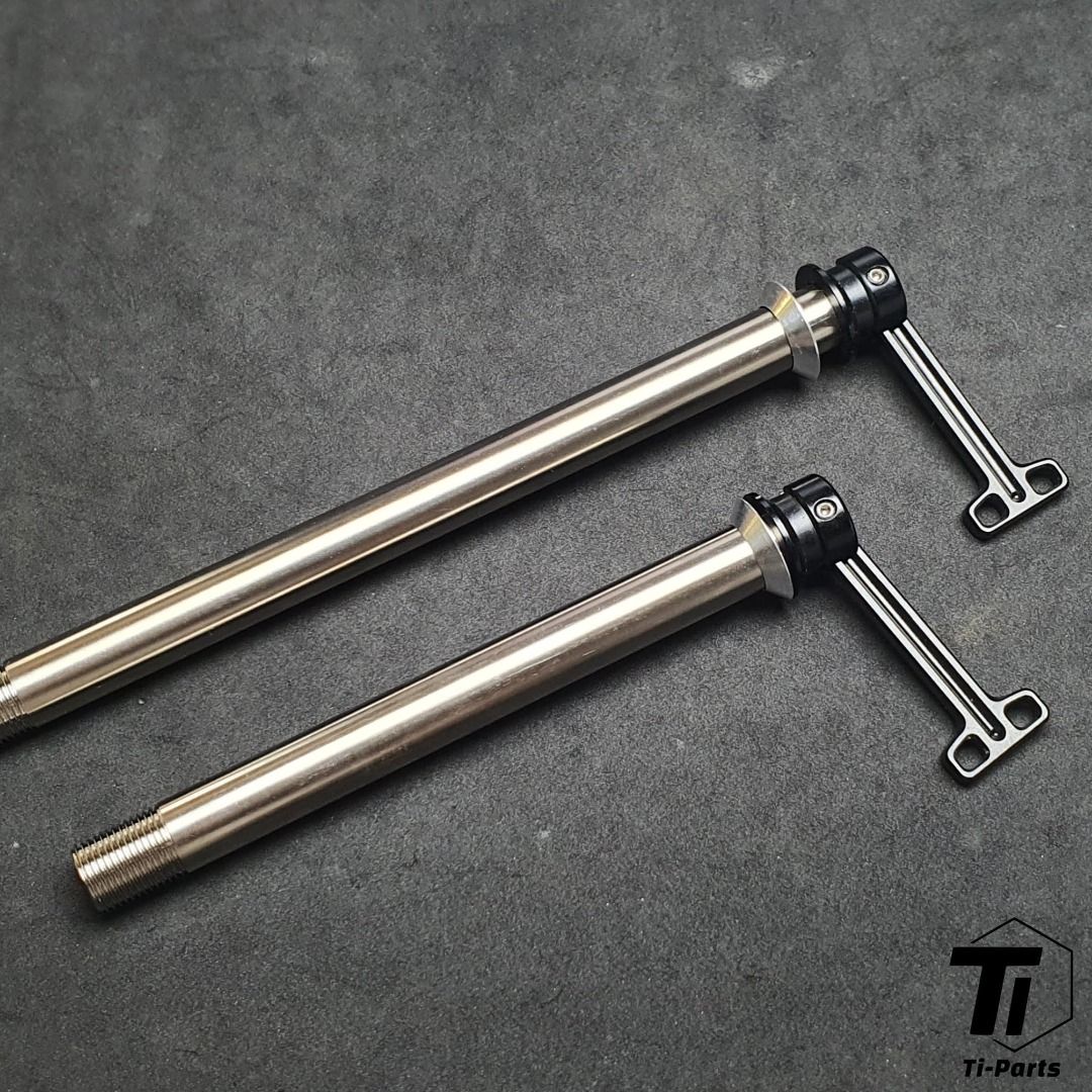 Thru axle maintenance outlet