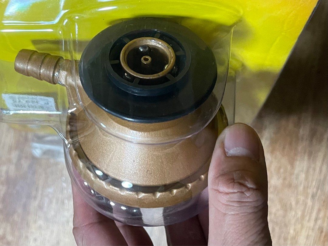 TOKINA GASUL REGULATOR (Category: Other Home Appliances) located in Valenzuela. Submitted by tongaiks (Listing ID 1287421817, Image 3). Description: tokina regulator snap on petron gasul kabibili lang, hindi pa nagamit.. akala namin sira regulator namin yung tangke ng petron gasul pala may sira 300 na lang.. kakabili lang.. kita naman sa resibo actual price at date of purchase valenzuela location.