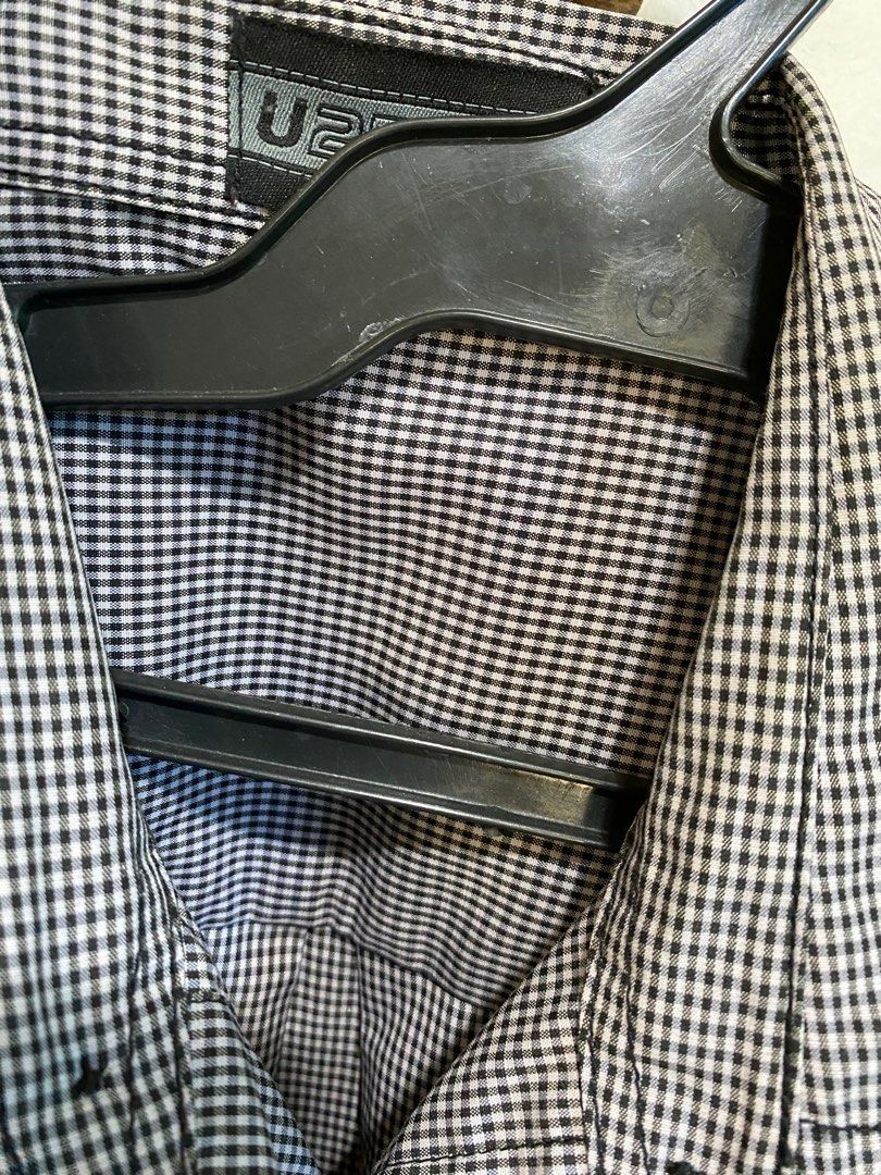 U2 Gray Long Sleeve (Non-Iron) (Category: Formal Shirts) located in Pasig City. Submitted by declutter_a_ciro (Listing ID 1287430819, Image 2). Description: No need plantsahin (cloth is made of good material) RFS: Not using anymore (work from home na).