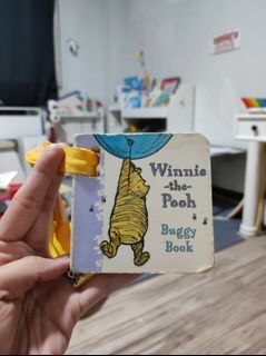 Winnie the Pooh Baggy Book| Board Book