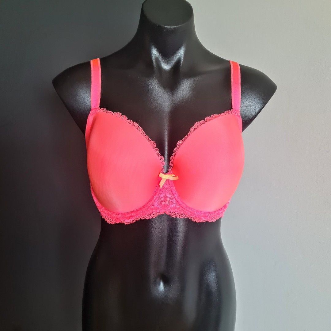 Women's size 34DDD 'VICTORIA'S SECRET' Gorgeous pink underwire bra - EUC,  Women's Fashion, Clothes on Carousell