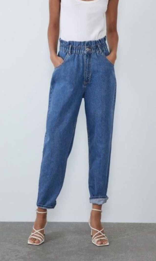 Zara (Category: Jeans) located in Manila. Submitted by declutterwithme__ (Listing ID 1287356028, Image 1). Description: Zara Parachute Pants Size US 4.