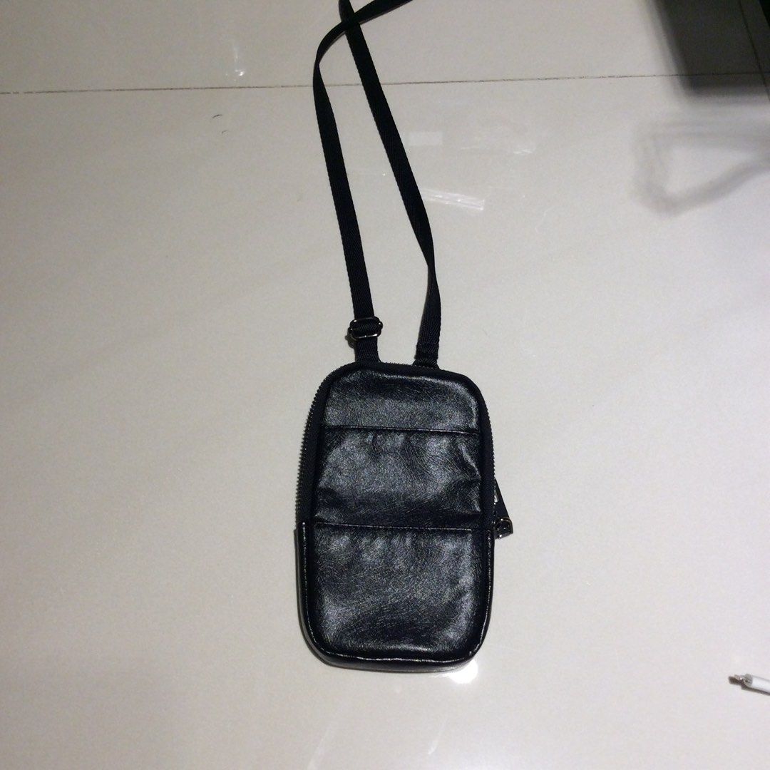 Zara phone pouch hot sale