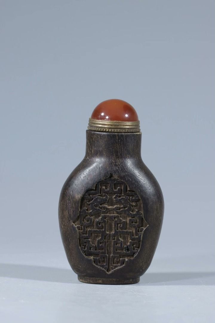 清代奇楠沉香開窗草龍紋鼻煙壺, 興趣及遊戲, 收藏品及紀念品
