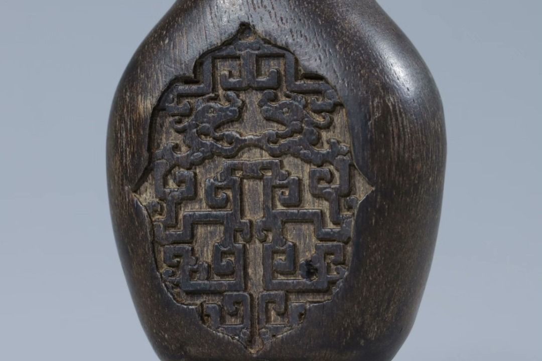 清代奇楠沉香開窗草龍紋鼻煙壺, 興趣及遊戲, 收藏品及紀念品