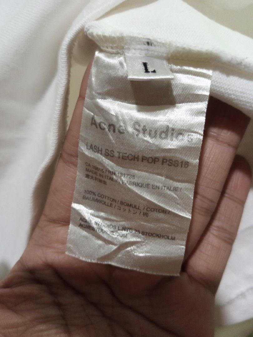 Acne Studios Johansson Script Tee, Shirt, Tshirt, Tees, Shirts, Tshirts, Branded tee (Category: Shirts) located in Navotas City. Submitted by ronaldestoya15 (Listing ID 1287779035, Image 3). Description: 📌Sale! Basahin po ng mabuti! Acne Studios 18.5/19x23 dimension Cut lang ung neck tag & Need wash only 9-9.5/10 Condi. 📌Follow My 2nd Account and See more items Just Click here 👇👇👇 Check out ronaldesto77692's listings on #Carousell https://ca