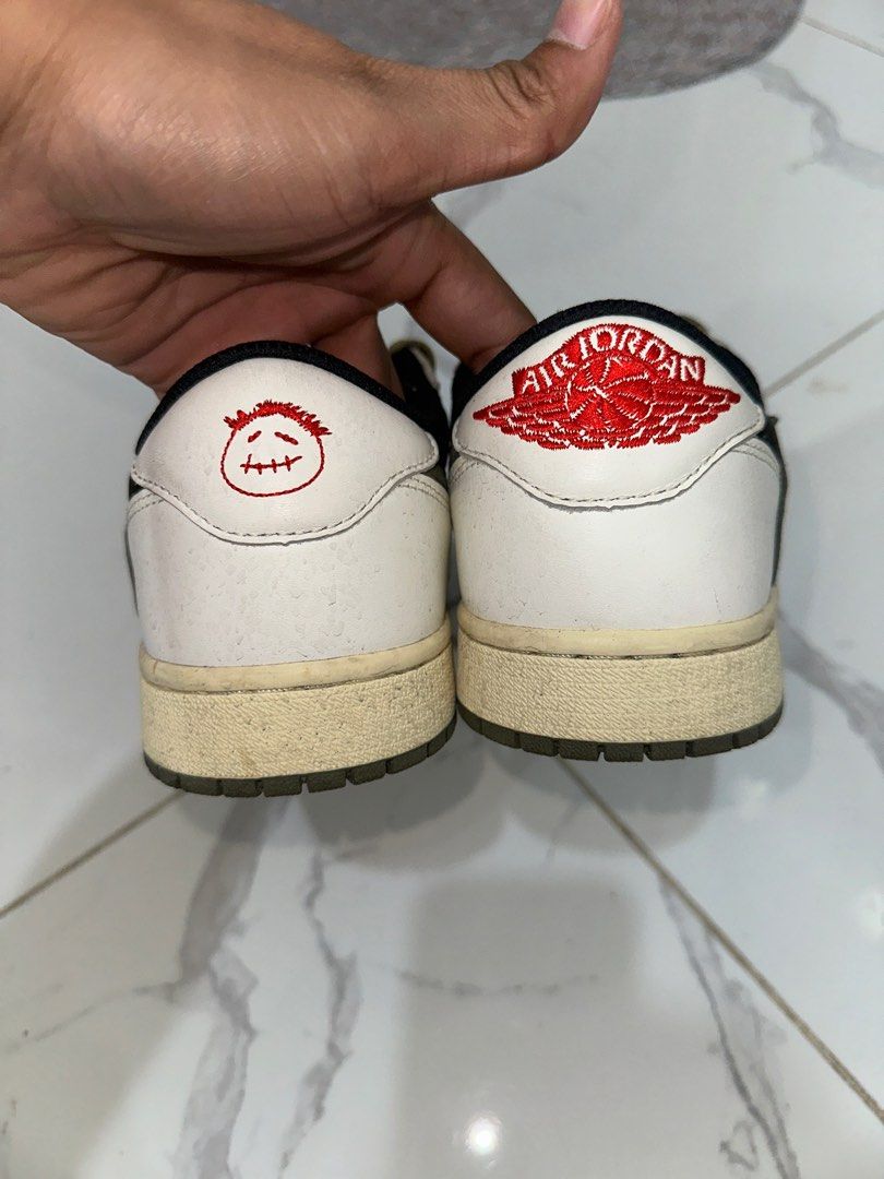 jordan travis scott harga