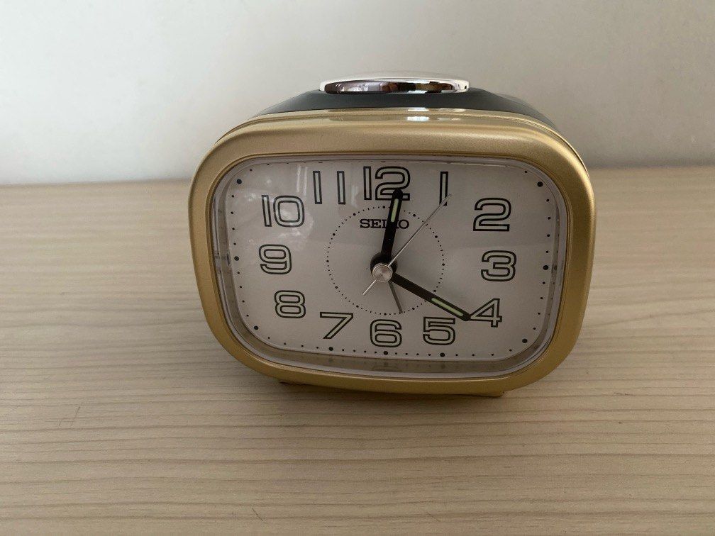 Seiko qhe083slh bedside alarm sale clock