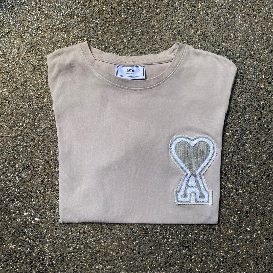 💫Ami Paris Shirt (Category: Luxury Apparel) located in Manila. Submitted by yourdaily_obsessions (Listing ID 1287786568, Image 1). Description: Item: AMI •Size: S-M •Measurements: 19”x26”, •Super love ko color nito usually kasi white or black lang. -kindly see pictures first to see minimal flaw..