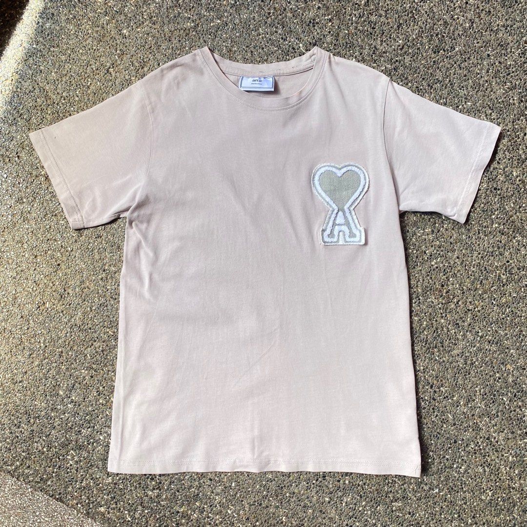 💫Ami Paris Shirt (Category: Luxury Apparel) located in Manila. Submitted by yourdaily_obsessions (Listing ID 1287786568, Image 3). Description: Item: AMI •Size: S-M •Measurements: 19”x26”, •Super love ko color nito usually kasi white or black lang. -kindly see pictures first to see minimal flaw..