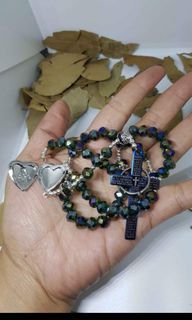 Blessed crystal with mama Mary pocket lock centerpiece rosary