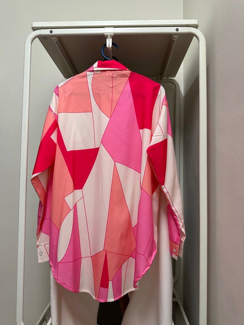 Blouse (Category: Blouses) located in Johor Bahru. Submitted by adla.rhmdlh (Listing ID 1287731335, Image 3). Description: .
