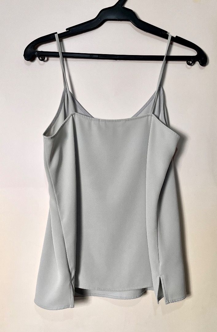 Uniqlo spaghetti strap top 2025