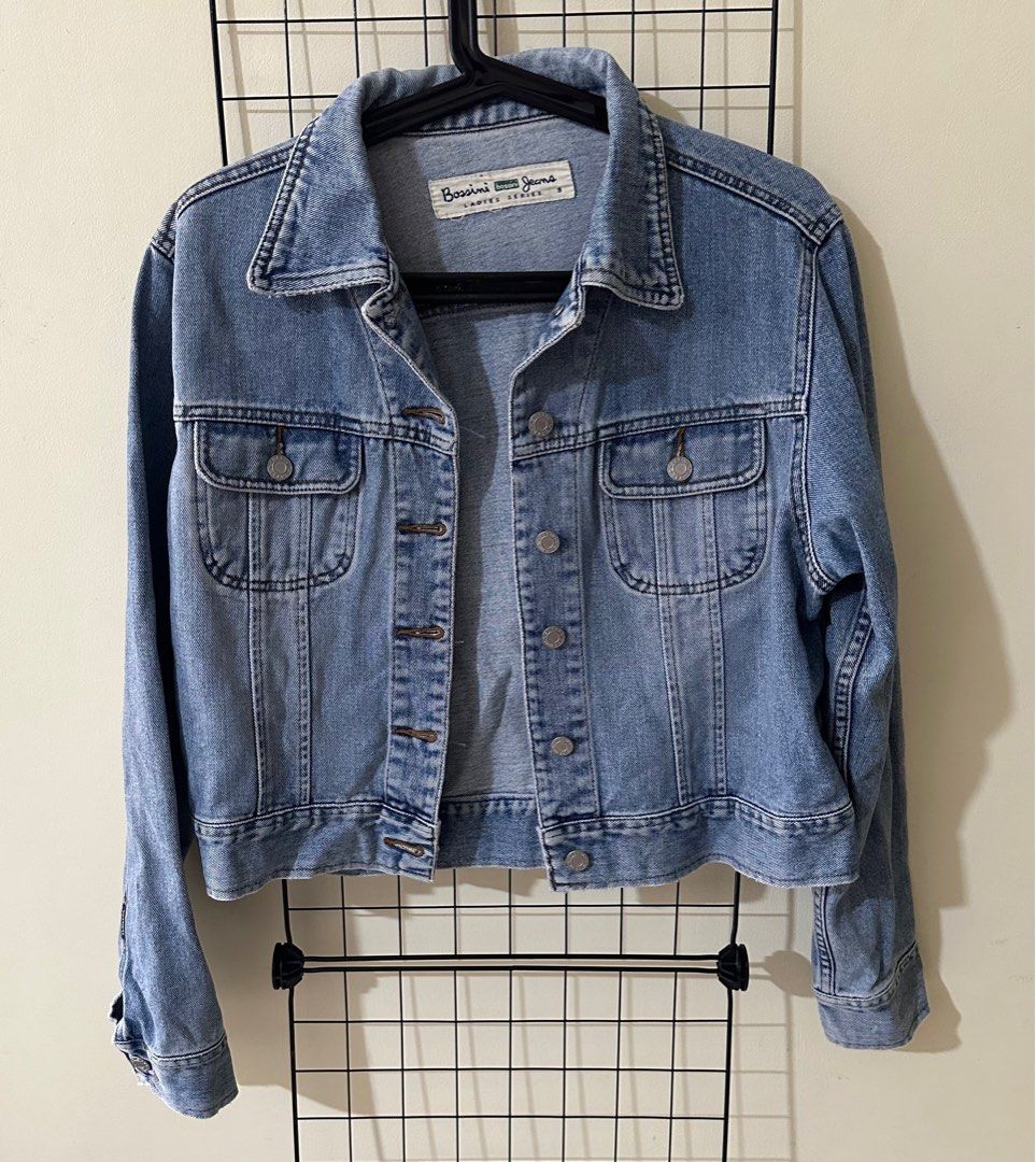 Bossini Maong Jacket (Category: Coats, Jackets and Outerwear) located in San Pedro. Submitted by Ellabells (Listing ID 1287715500, Image 1). Description: Bossini Maong Jacket Small size based on the tag but medyo large frame ako pero kasya pa rin pero medyo fit lang siya. Price is negotiable. PM is the key. RFS: Decluttering.