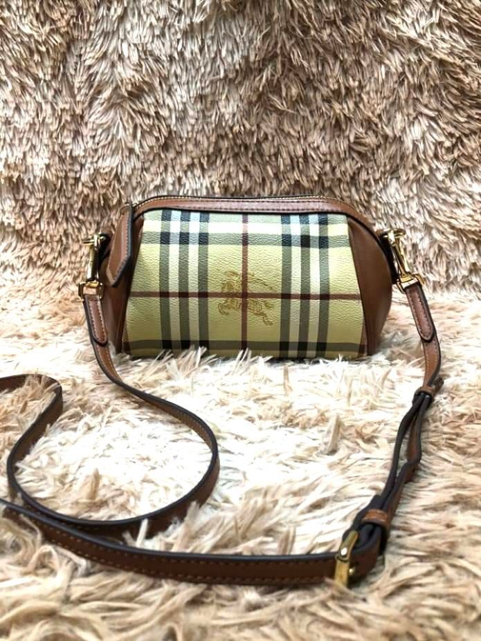 Burberry small discount sling bag