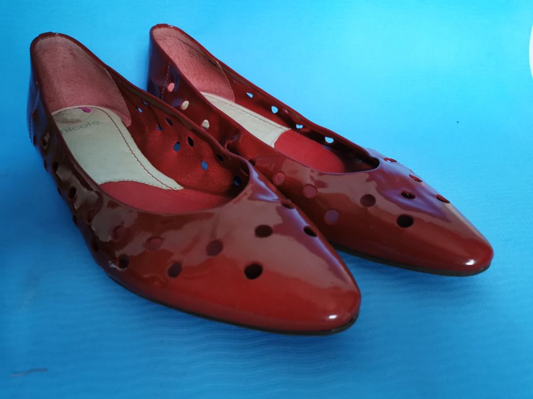 CANADIAN red flats bought in Canada