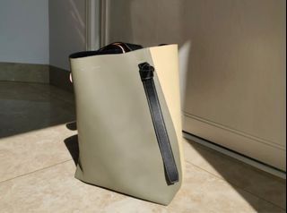 （分類：）位於 。 由 monpetitsac 提交（商品編號 1287739550，圖片 1）。簡介： 。