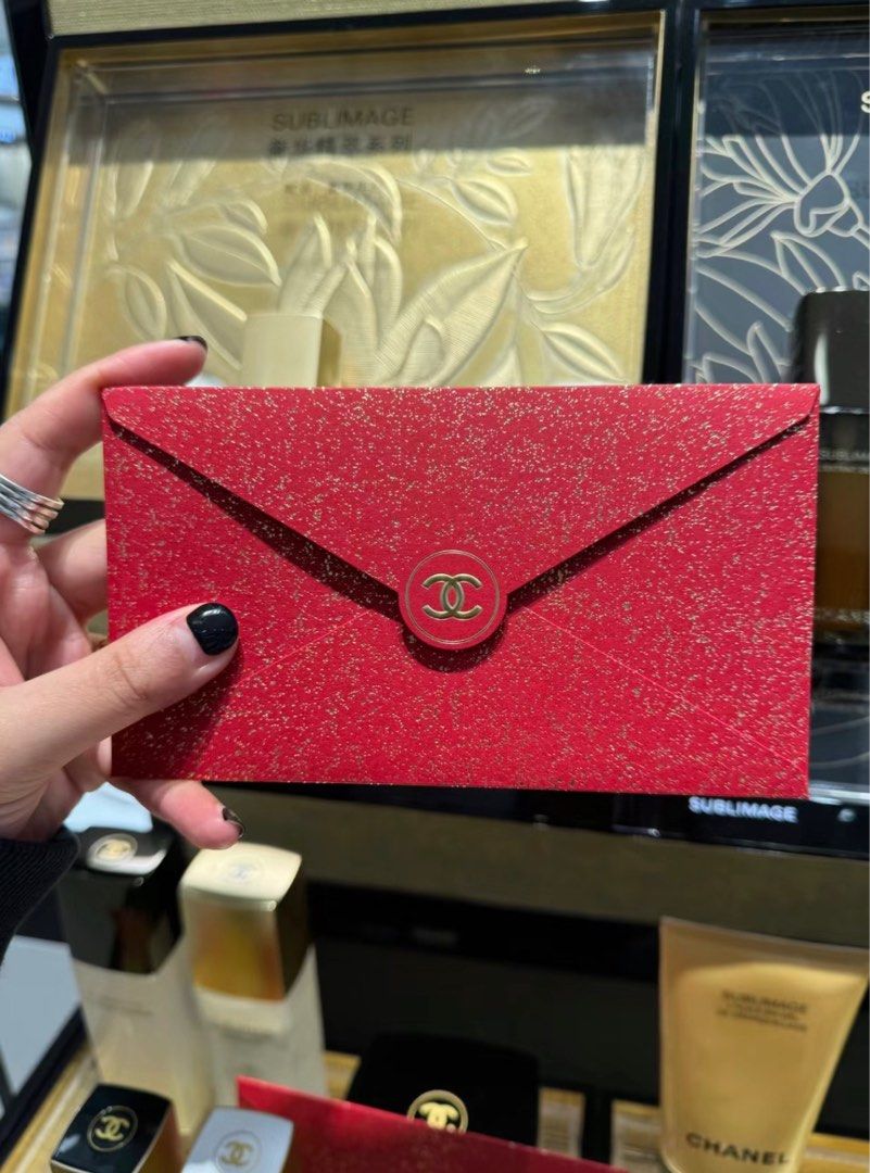 Chanel 香奈兒 2024龍年 美妝櫃 紅包袋 2入一組, 她的時尚, 手錶及配件, 其他時尚配件在旋轉拍賣